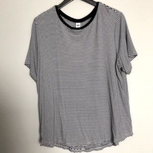 Old Navy T-Shirt